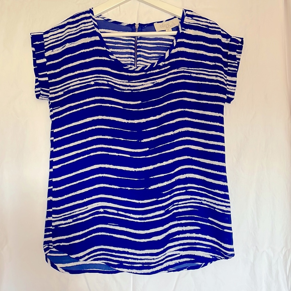 ✨Olive & Oak - Woman’s Blue & White Shirt with Zipper - Size XS